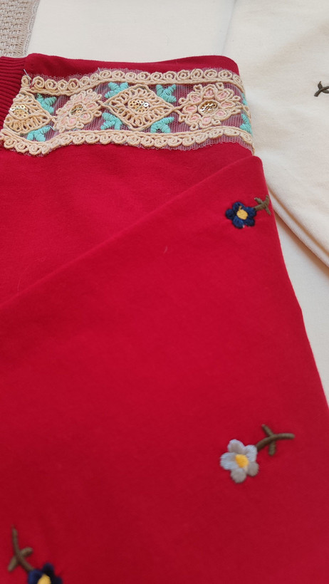 دورس زنانه آستین بلند گلدوزی با سرشانه گیپور جنس نخ و پنبه فری سایز 36 تا 44