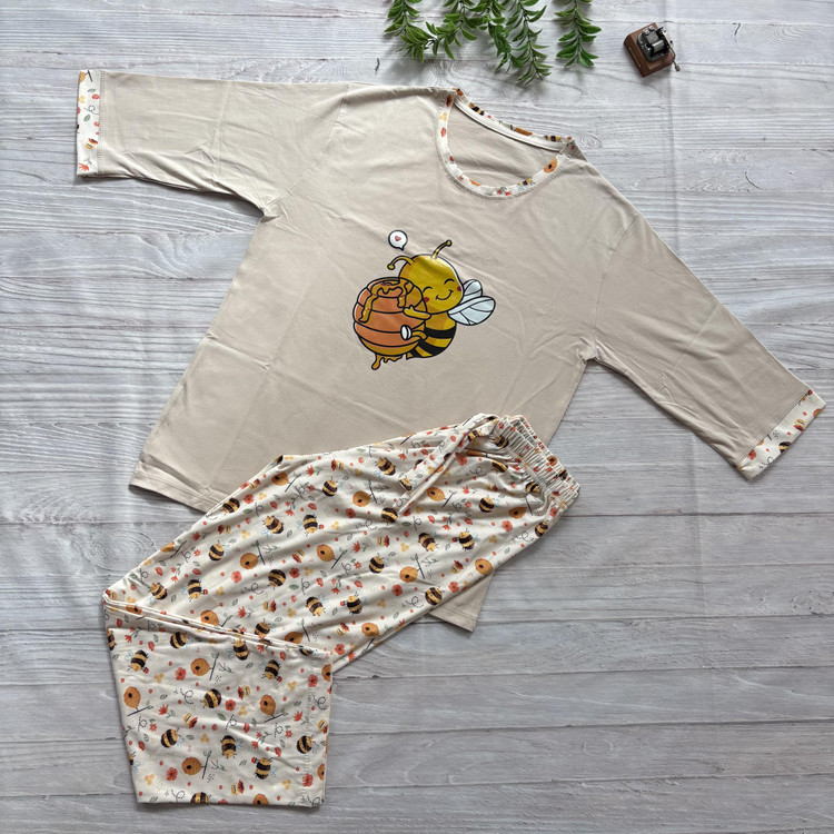 ست تیشرت شلوار زنانه پنبهای آستین سهربع طرح زنبور