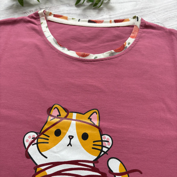 ست تیشرت شلوار زنانه پنبهای آستین سهربع طرح گربه بازیگوش