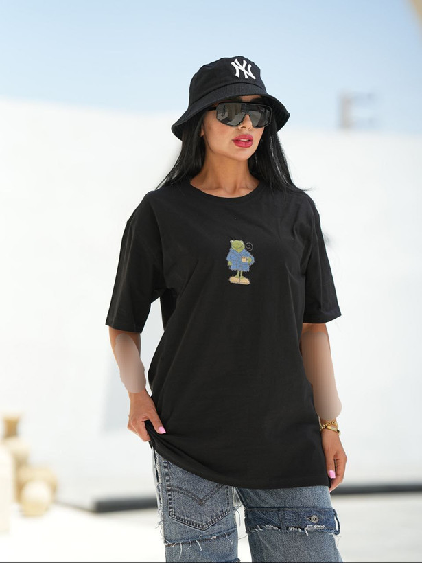 تیشرت لانگ زنانه مشکی گلدوزی قورباغه مشکی