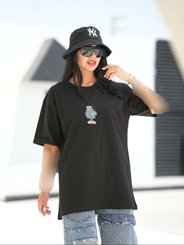 تیشرت لانگ زنانه مشکی گلدوزی قورباغه مشکی