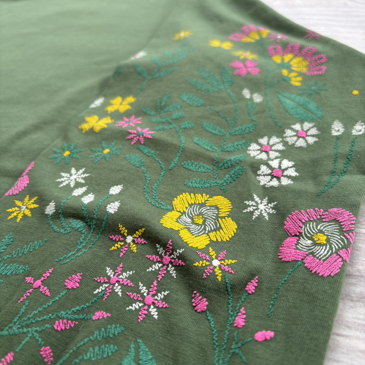 بلوز زنانه آستین بلند پفکی چاپی جنس نخ و پنبه سبز زیتونی