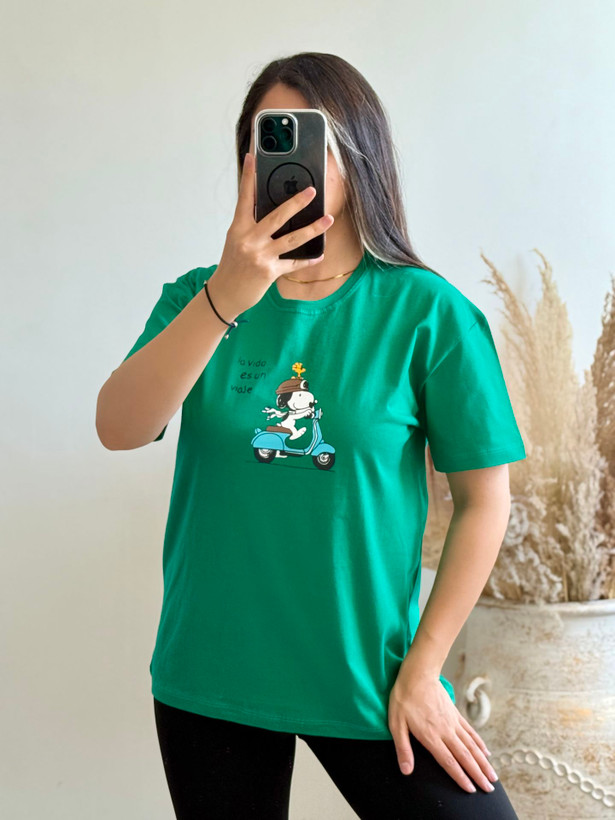 تیشرت زنانه طرح Snoopy جنس پنبه سوپر گرم بالا فری سایز سایز ۳۶ تا ۴۶ سبز